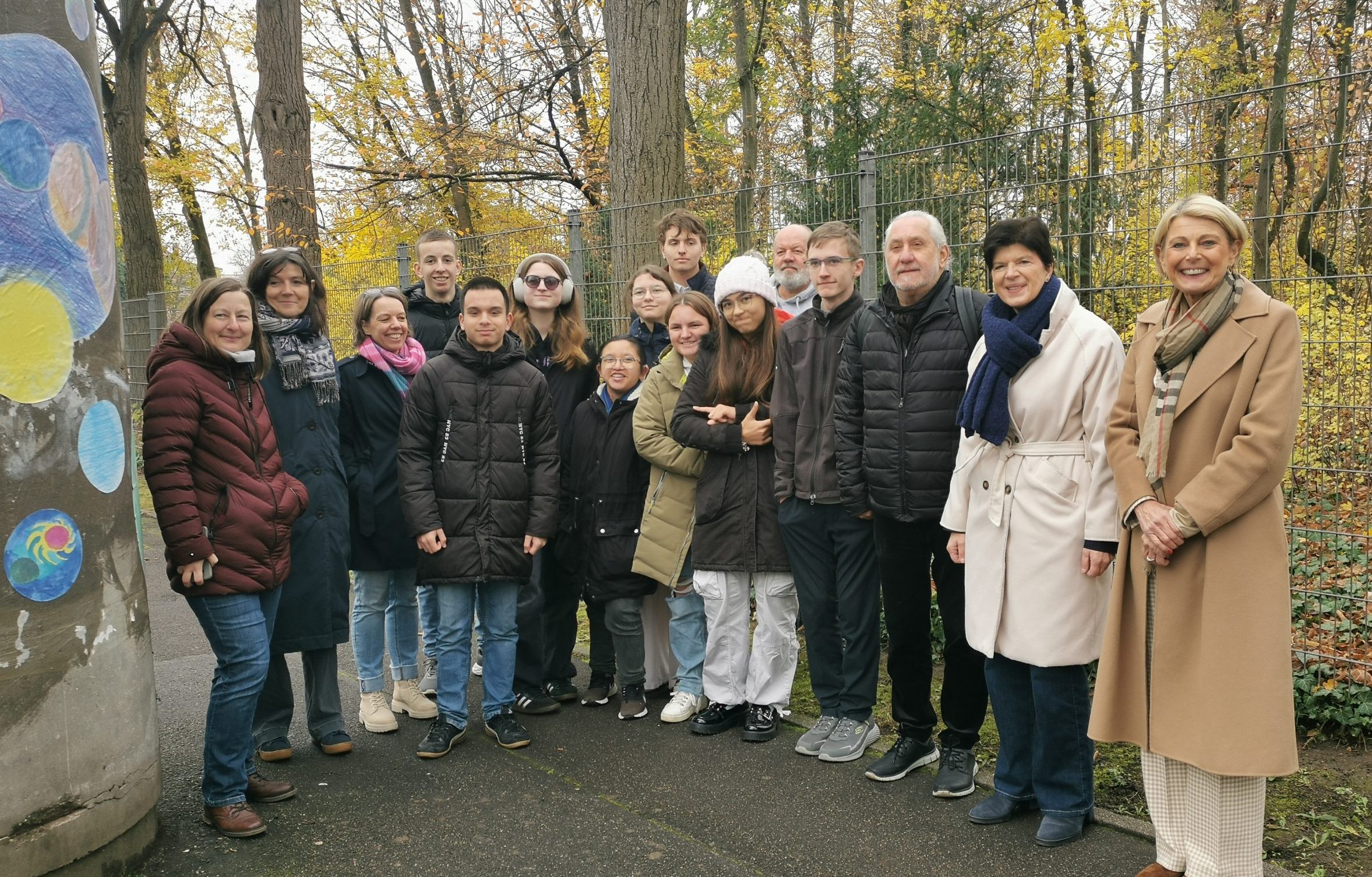 Litfaßsäule bei der Lindenparkschule neu gestaltet